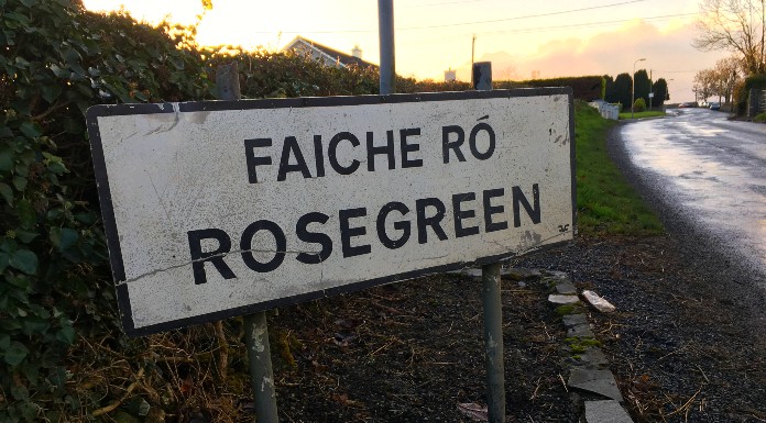 Sign as you enter Rosegreen | Photo (c) Tipp FM/MaryAnn Vaughan