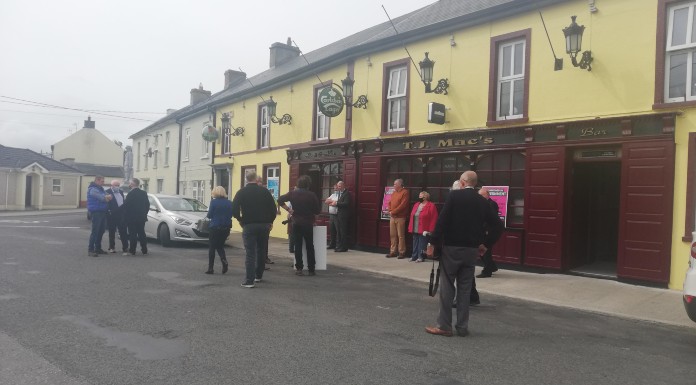 Publicans and politicians at today's meeting at TJ Mac's pub in Mullinahone