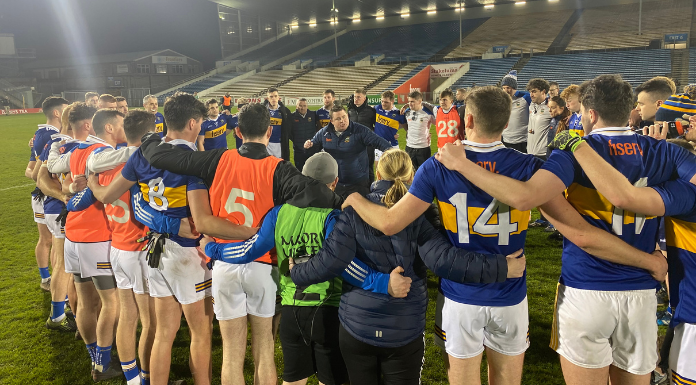 David Power speaking to his squad following their league win over London on March 26th, 2022. Photo from Kevin Hanly.